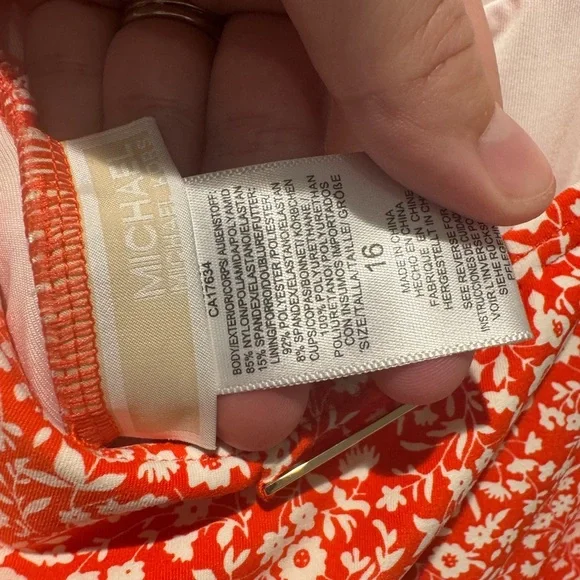 Michael Michael Kors Women's 236282 V-Twist Halter One-Piece Swimsuit Size 16 - Picture 8 of 8